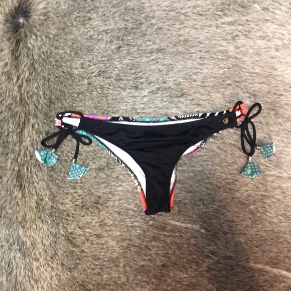 Multicolor bathing suit bottoms. - Picture 2 of 2